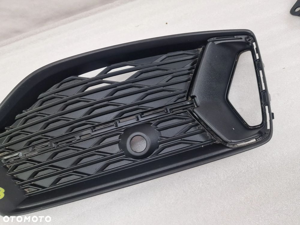 AUDI A6 C8 4K0 18- LEWA / PRAWA KRATKA BOCZNA ZDERZAKA PRZEDNIEGO PRZÓD NA PDC , NR 4K0807681D / 4K0807647D / 4K0807682D / 4K0807648D , NR AUKCJI E/8 - 5