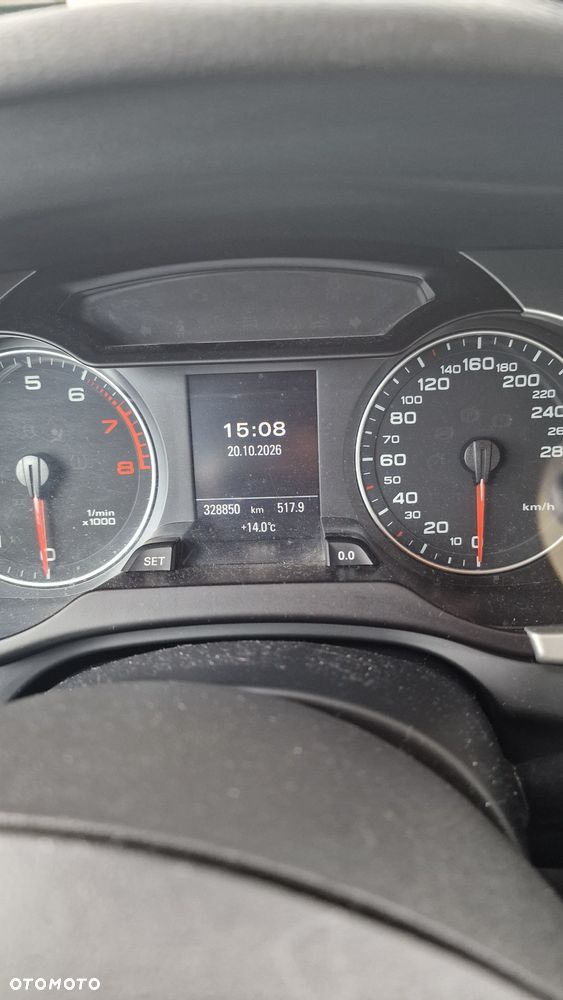 Audi A4 Limousine - 8