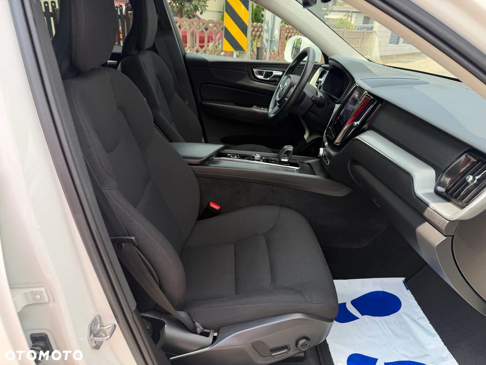 Volvo XC 60 B4 B Momentum Pro - 13