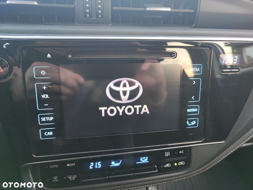 Toyota Auris Hybrid 135 Premium - 28