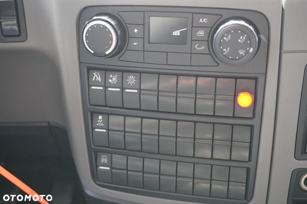 MAN TGL 12.190 / Zabudowa chłodnia 14 EPAL / Carrier Xarios 500 / 3 szt. - 26