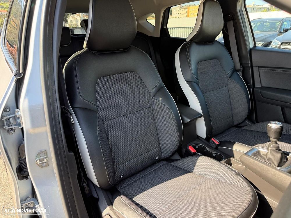 Renault Captur 1.0 TCe Techno Bi-Fuel - 17