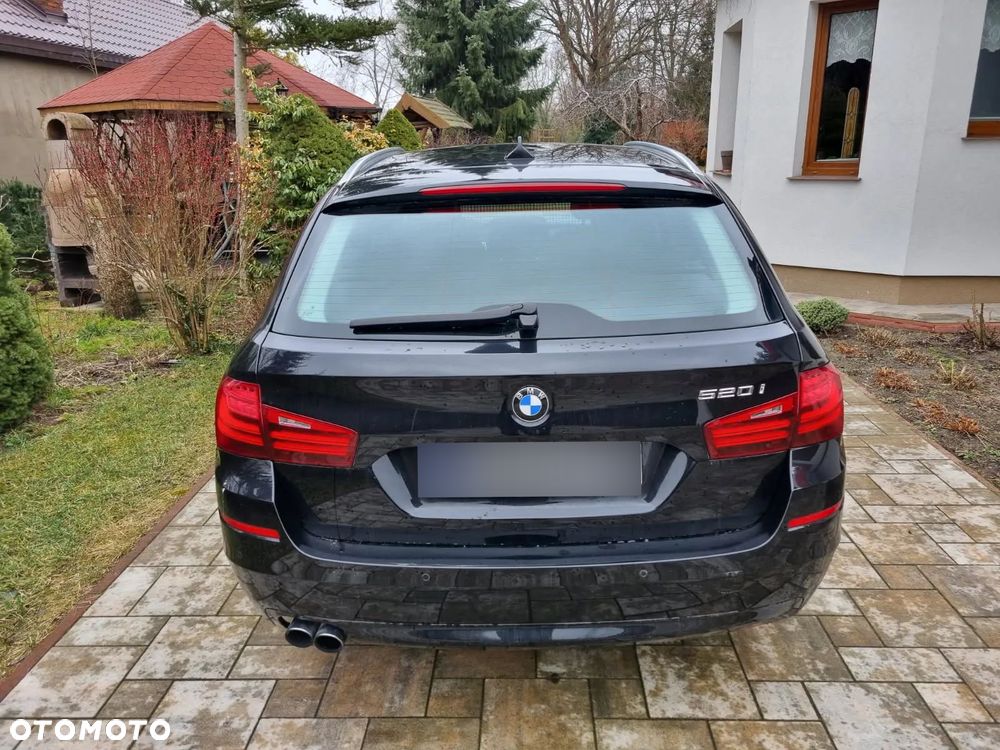 BMW Seria 5 520i - 2