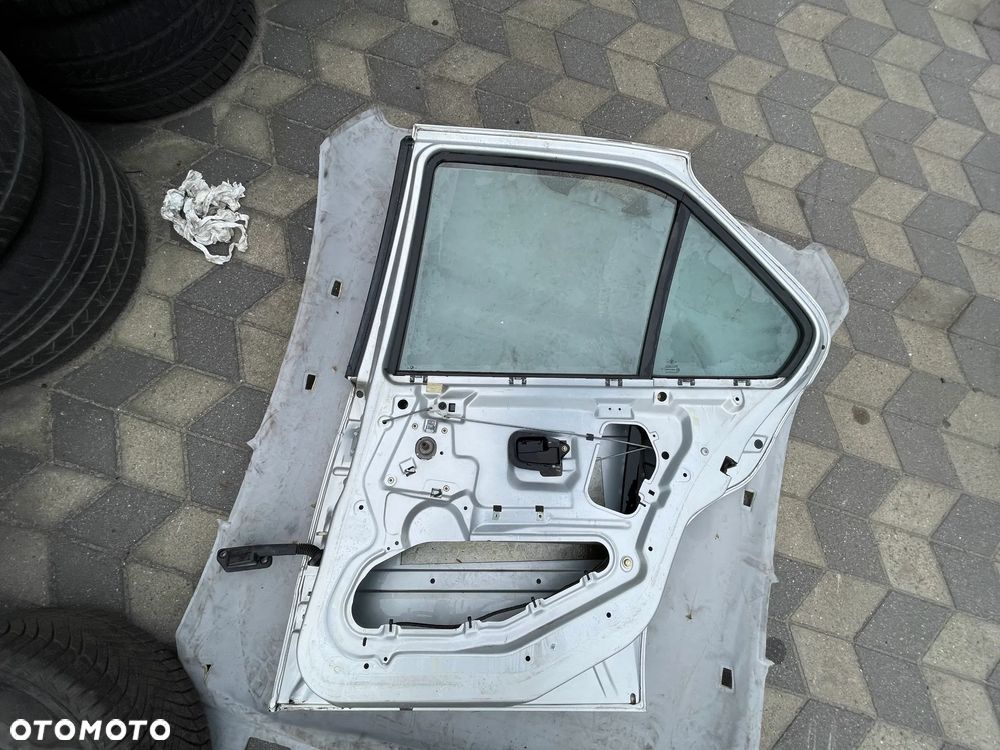 Bmw E36 Drzwi prawe tył - 4