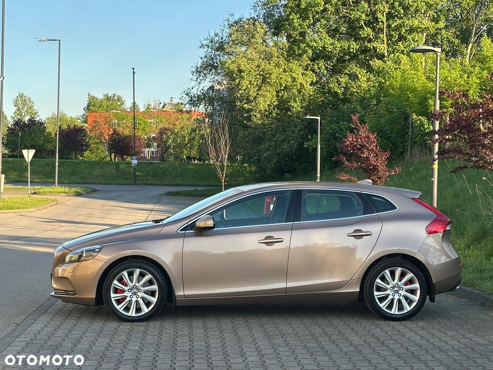 Volvo V40 D4 Inscription - 8