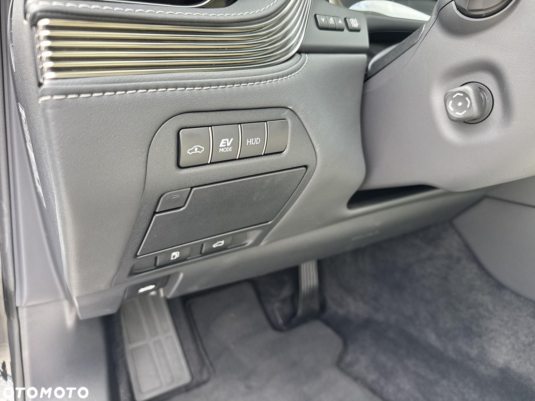 Lexus LS - 21