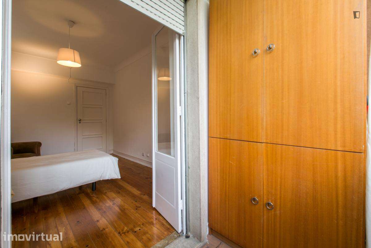 Quarto - localizado em Alameda Lisbon - Grande imagem: 4/9