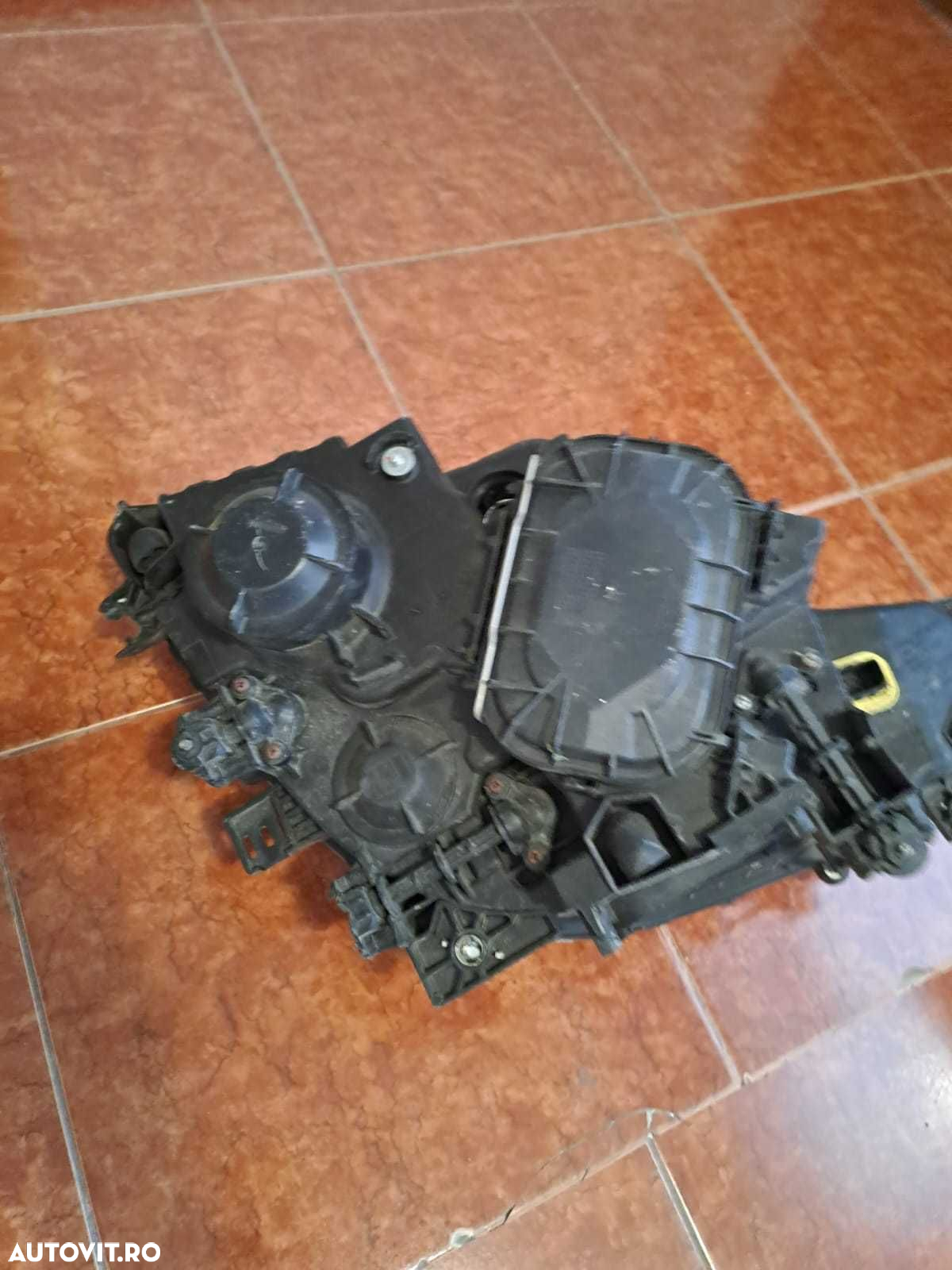 Far stanga original Mercedes Actros MP4 cod A9608200439 - 5