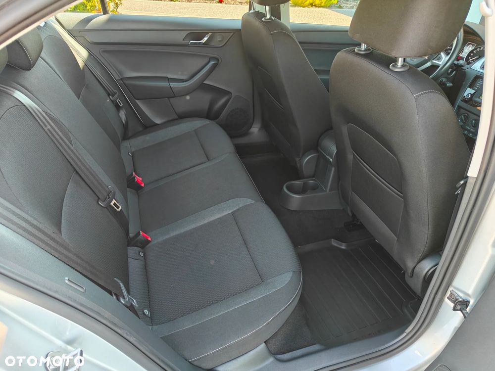 Skoda RAPID 1.2 TSI Ambition - 15
