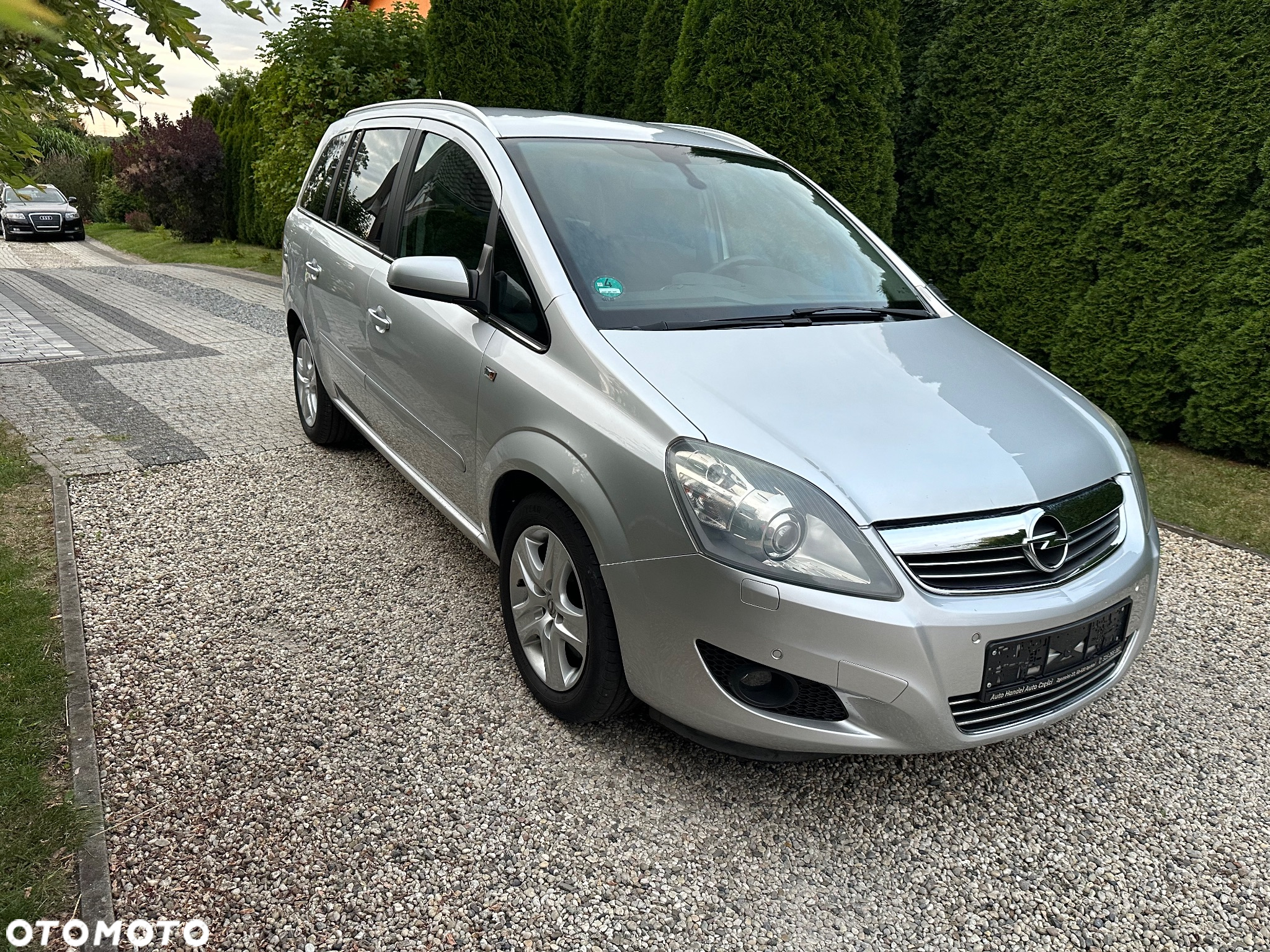Opel Zafira - 2