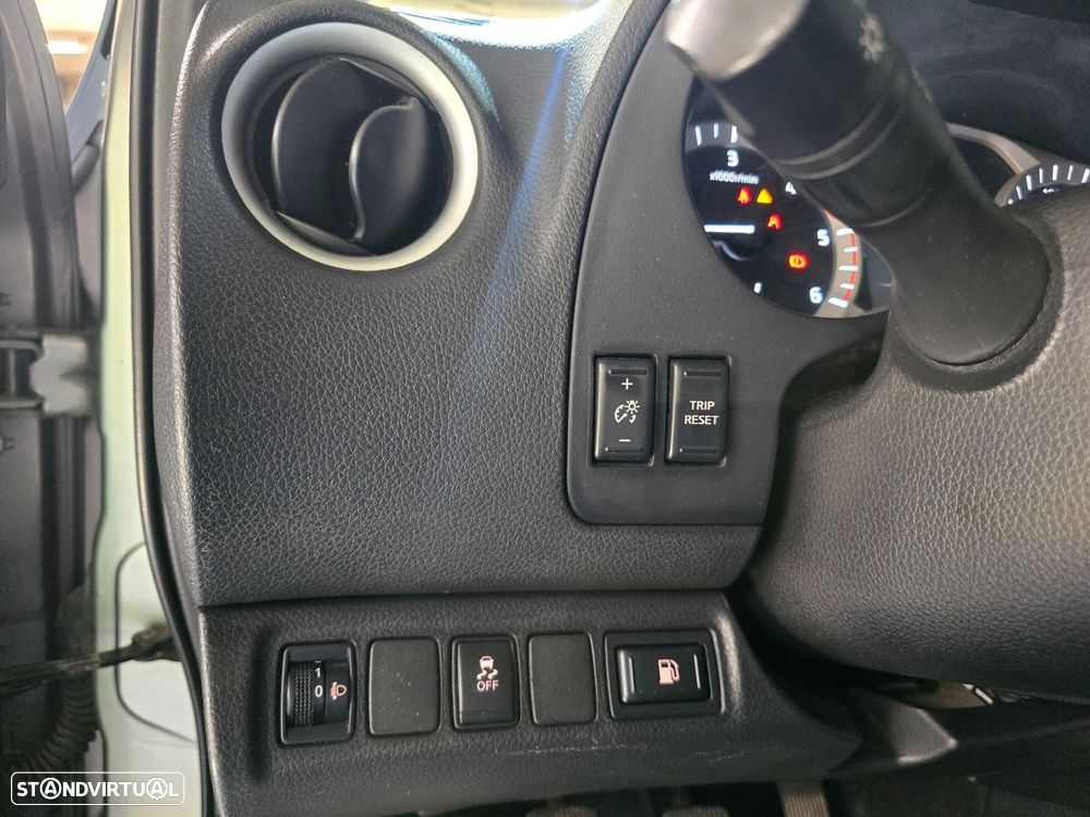 Nissan Navara 2.3 dCi CD 4WD Tekna - 26