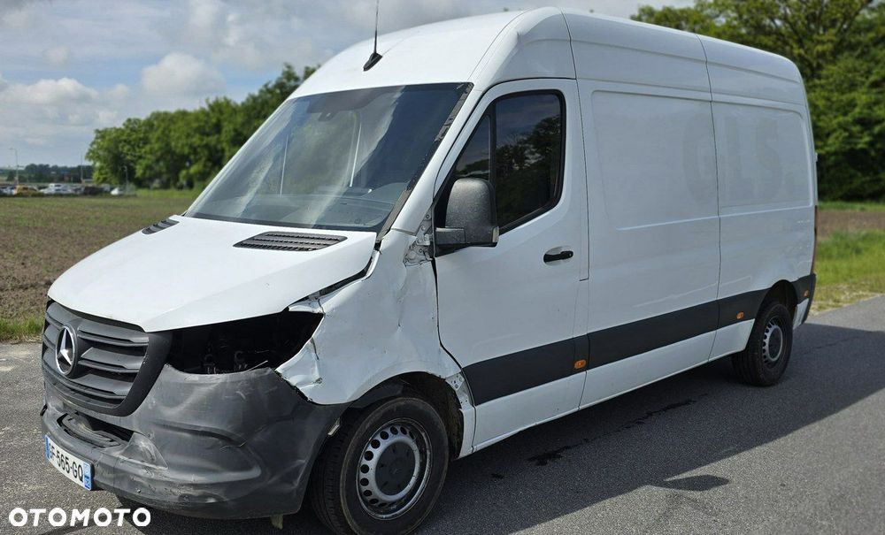 Mercedes-Benz Sprinter - 16
