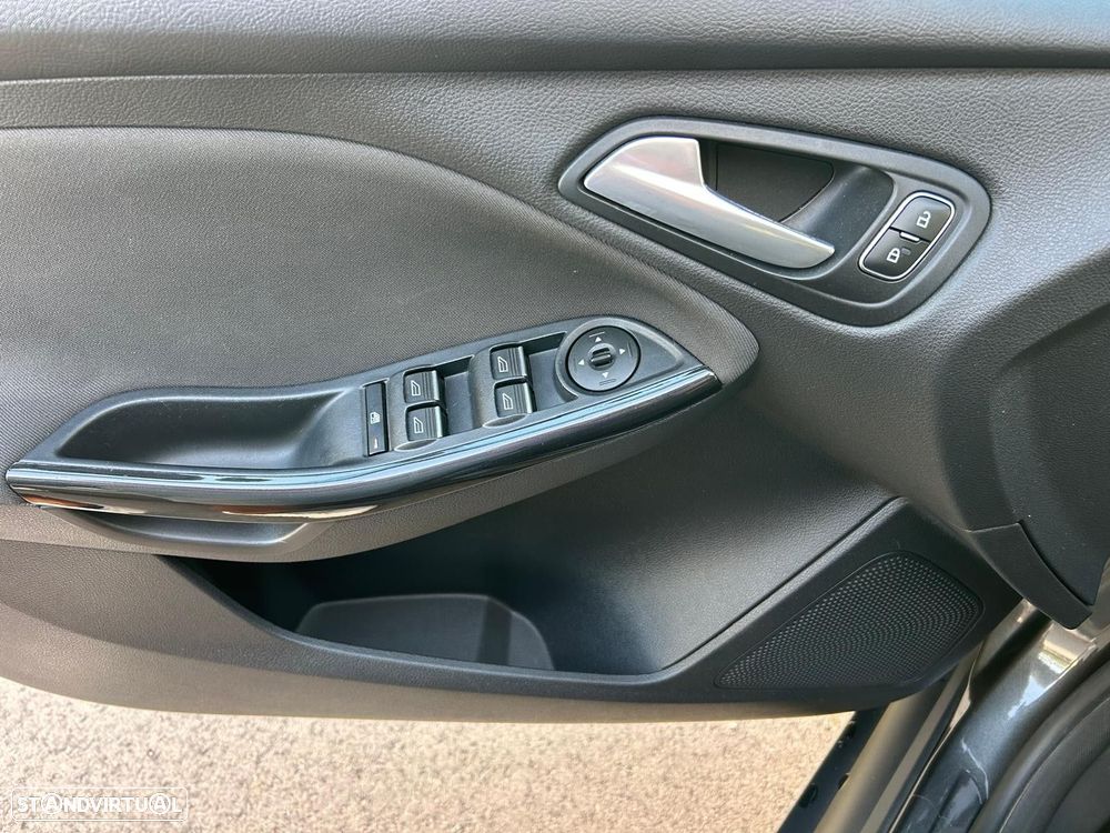 Ford Focus SW 1.0 EcoBoost Titanium Aut. - 39