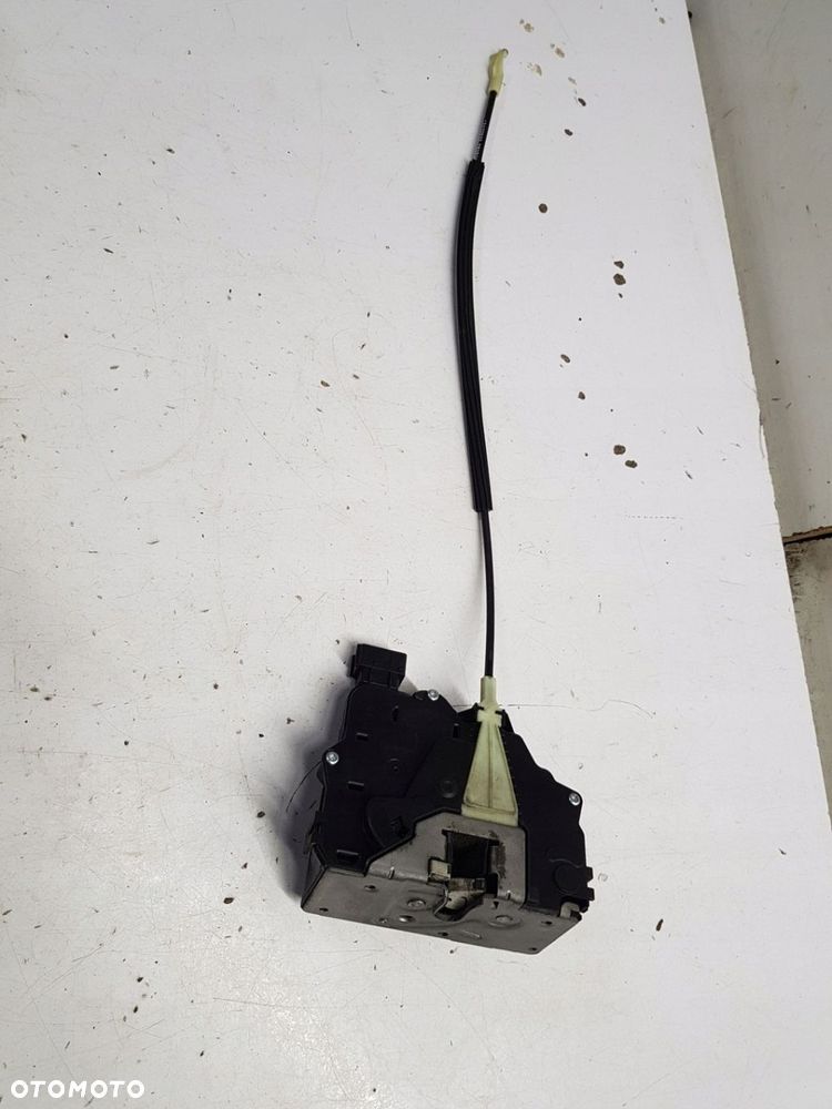 zamek drzwi lewy przód Opel Corsa E - 2