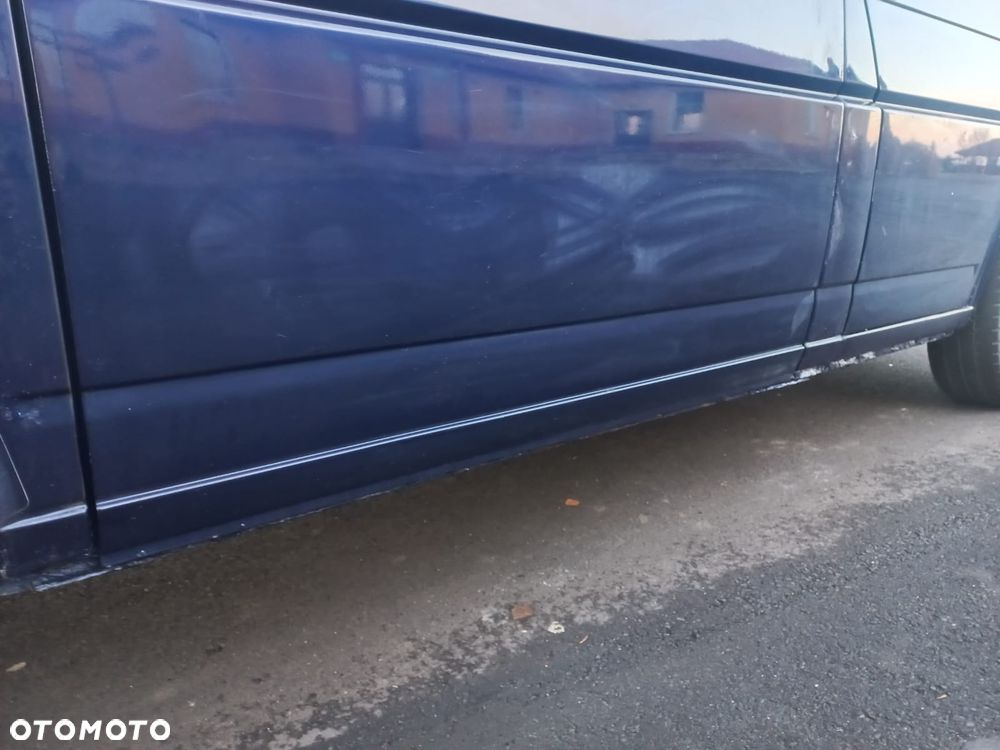 Volkswagen Multivan - 25