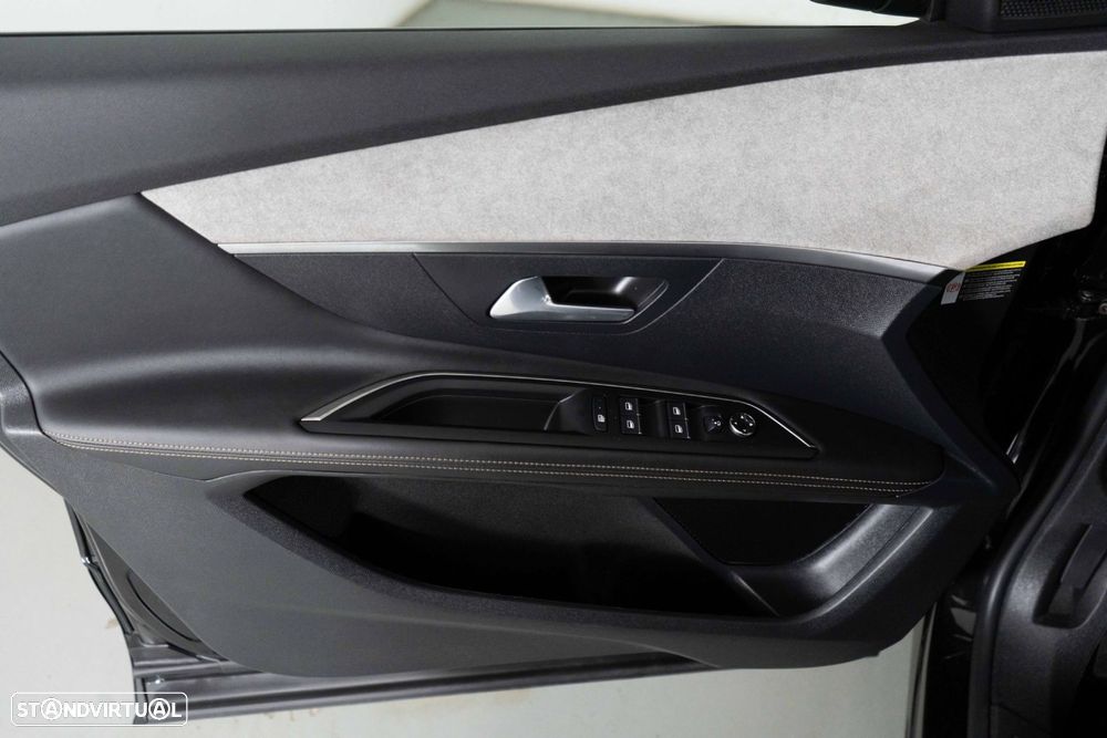 Peugeot 3008 1.6 Hybrid4 GT e-EAT8 - 22