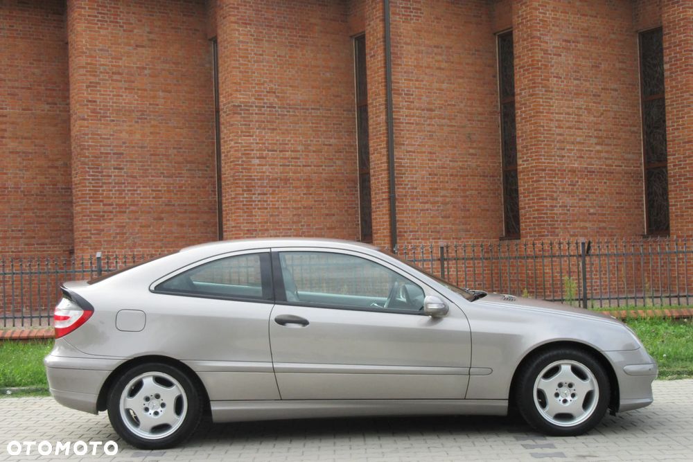 Mercedes-Benz Klasa C 180 Kompressor Automatik Sport Edition - 7