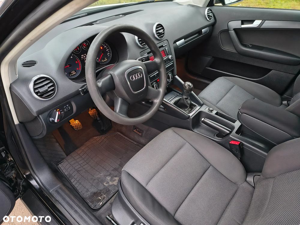 Audi A3 Sportback 1.6 TDI DPF Ambition - 6