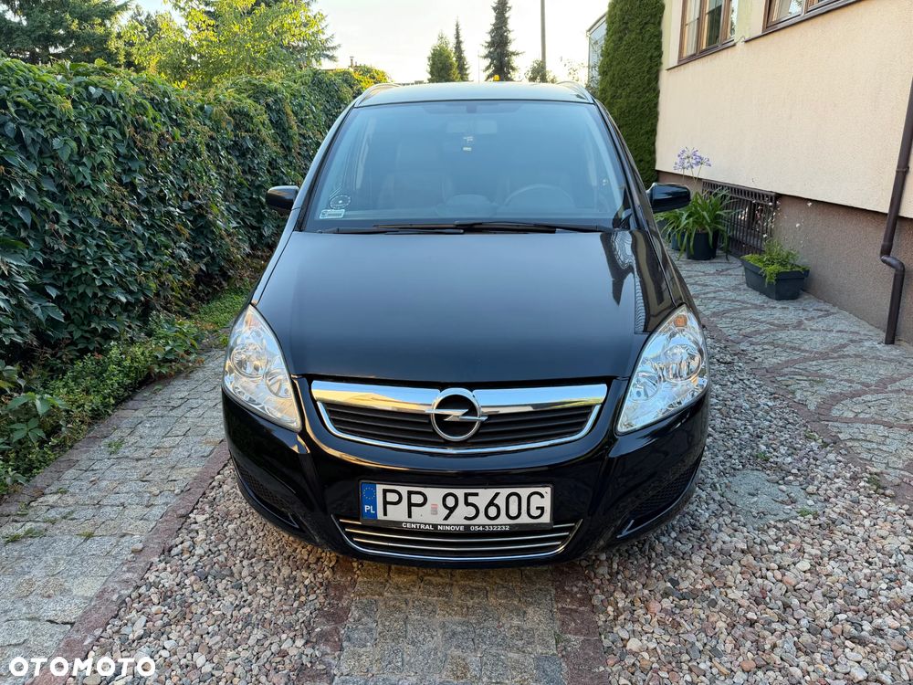 Opel Zafira 1.9 CDTI Essentia - 2