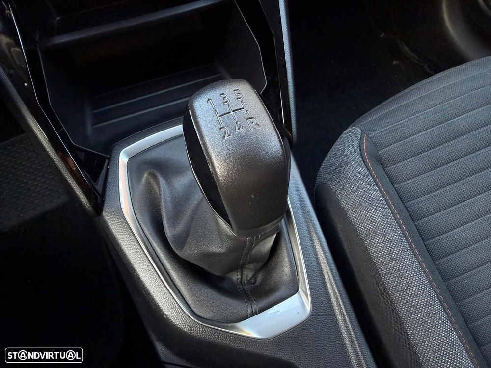 Peugeot 208 1.2 PureTech Active Pack - 31