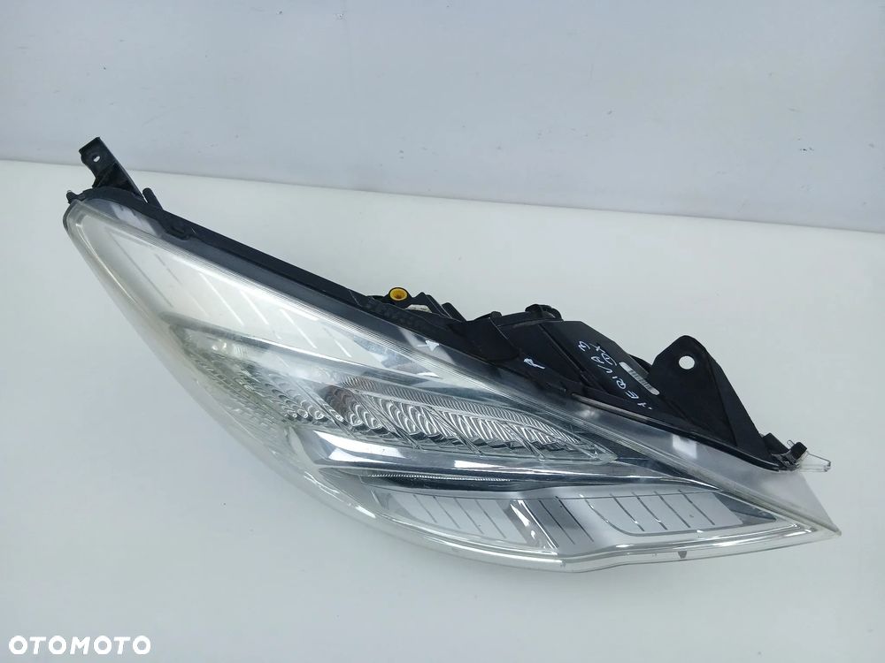 Reflektor przód przedni prawy lampa Opel Meriva B - 2