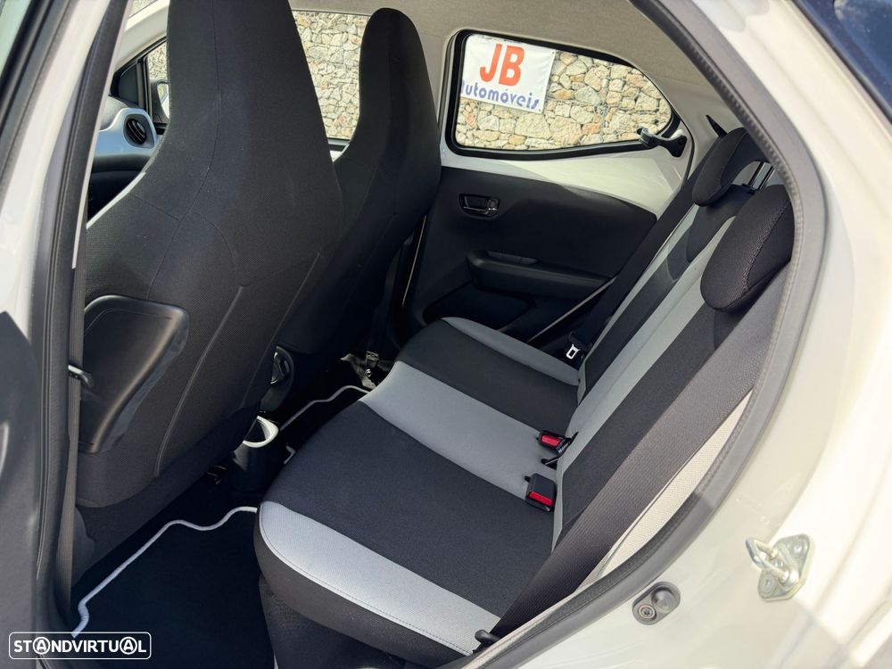 Toyota Aygo 1.0 X-Play+AC+X-Touch - 13