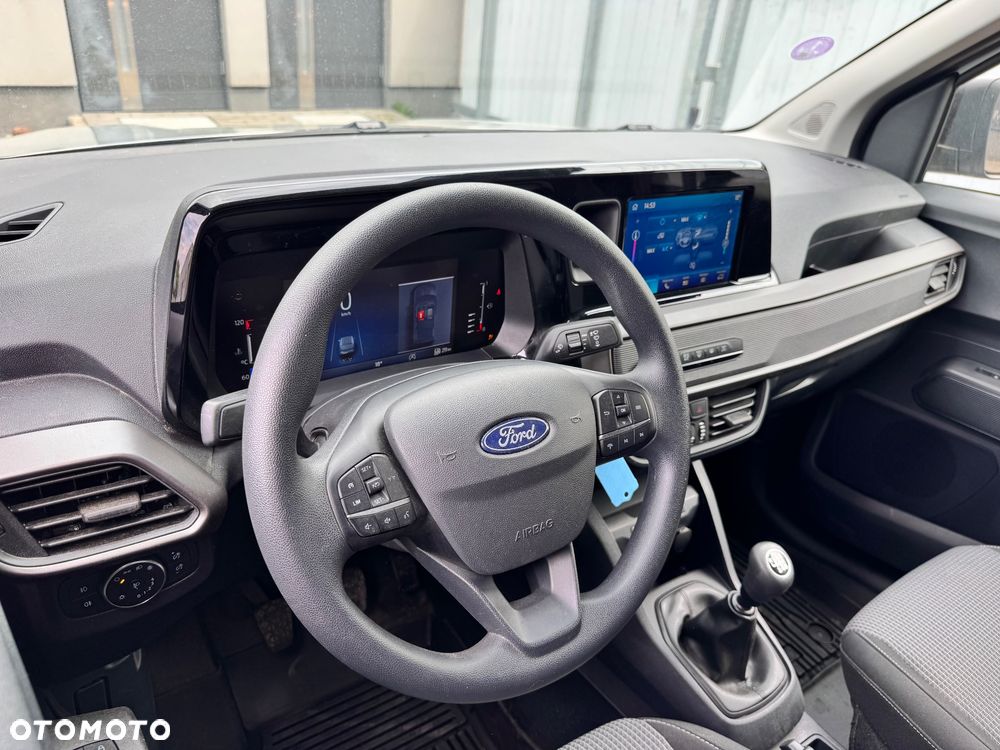 Ford Transit Courier - 9