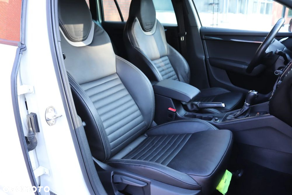 Skoda Octavia 2.0 TSI RS DSG - 9