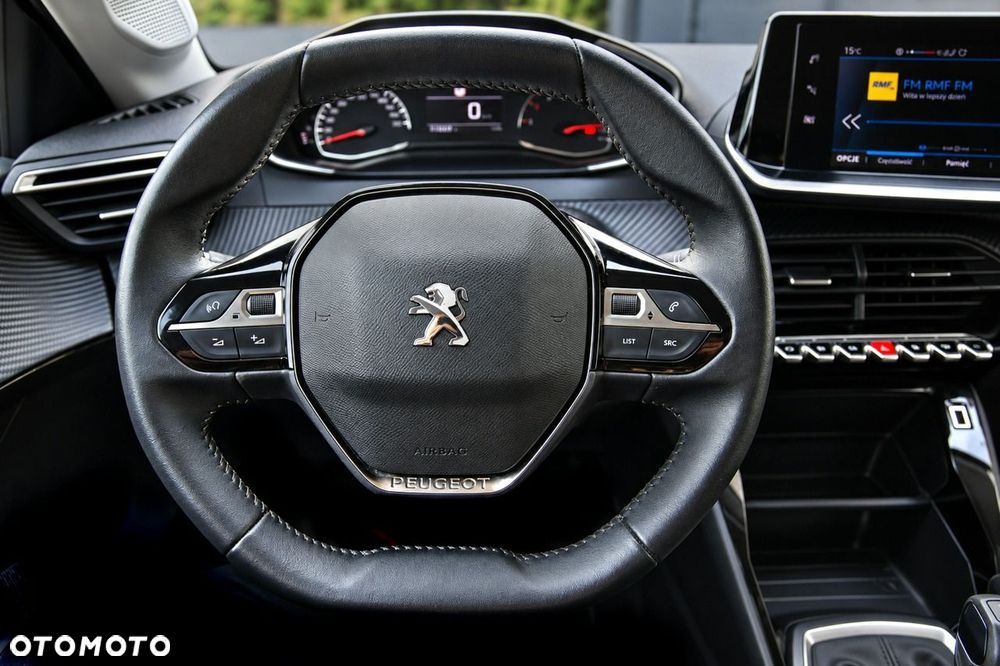 Peugeot 208 - 15