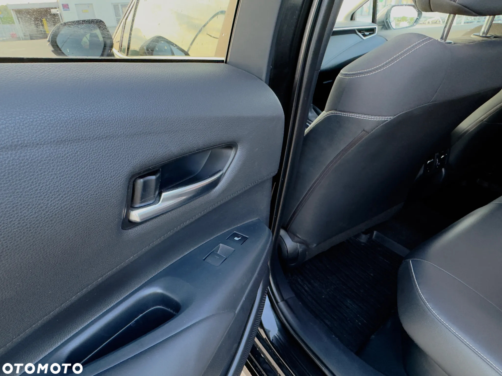 Toyota Corolla 1.8 Hybrid Executive - 14
