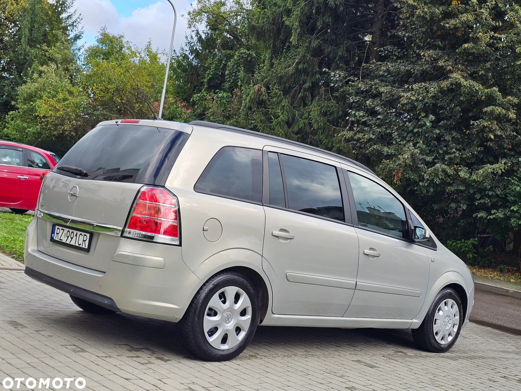 Opel Zafira 1.8 Cosmo Easytronic - 4