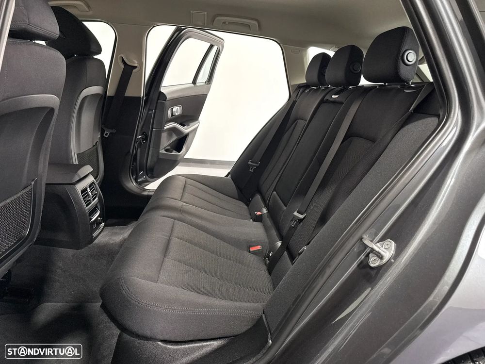 BMW 318 d Touring Advantage Auto - 48