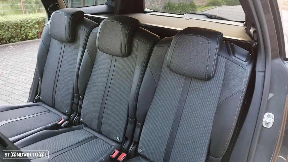 Peugeot 5008 1.2 PureTech Allure Pack EAT8 - 24