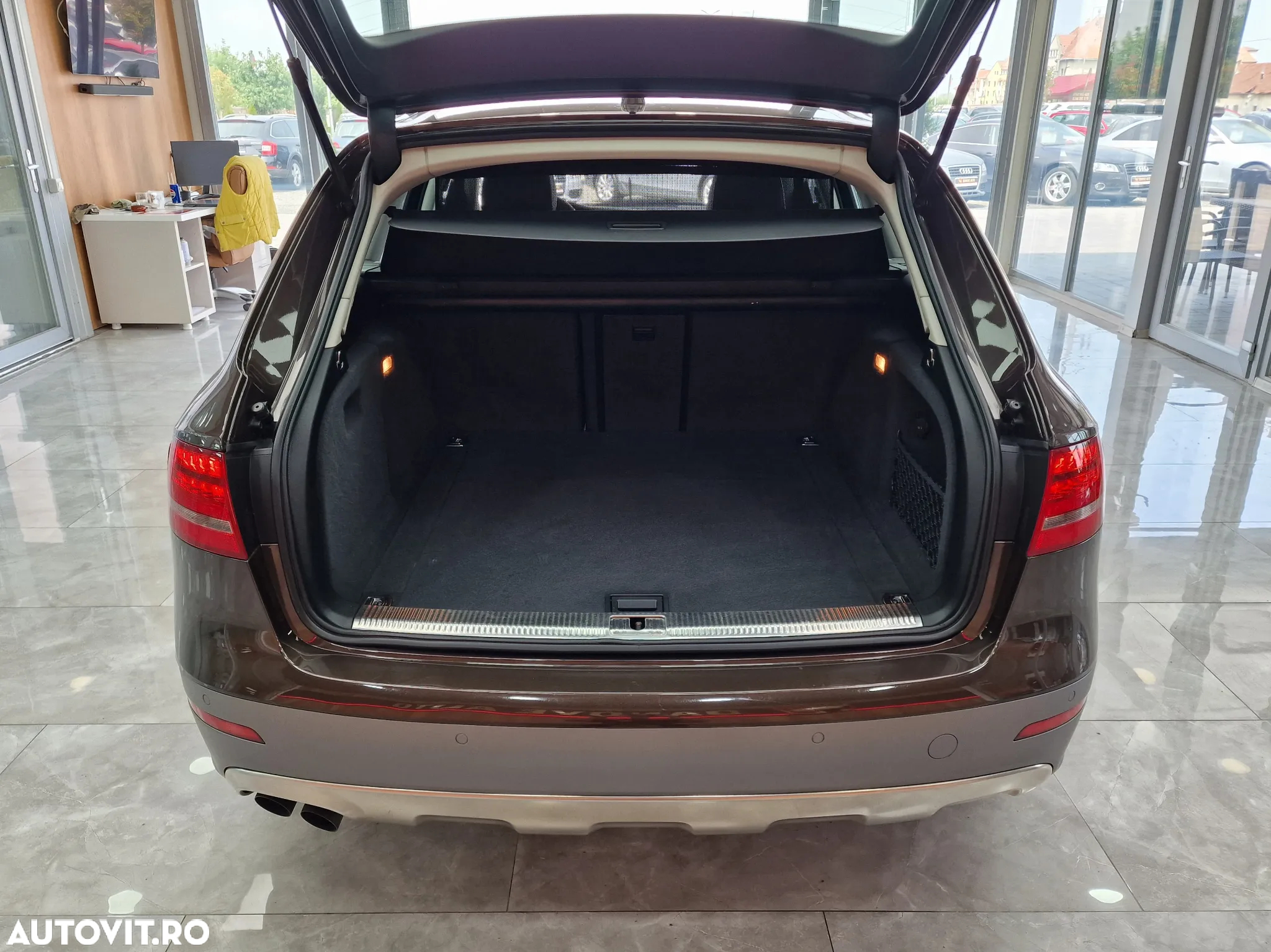 Audi A4 Allroad 2.0 TDI Quattro - 12