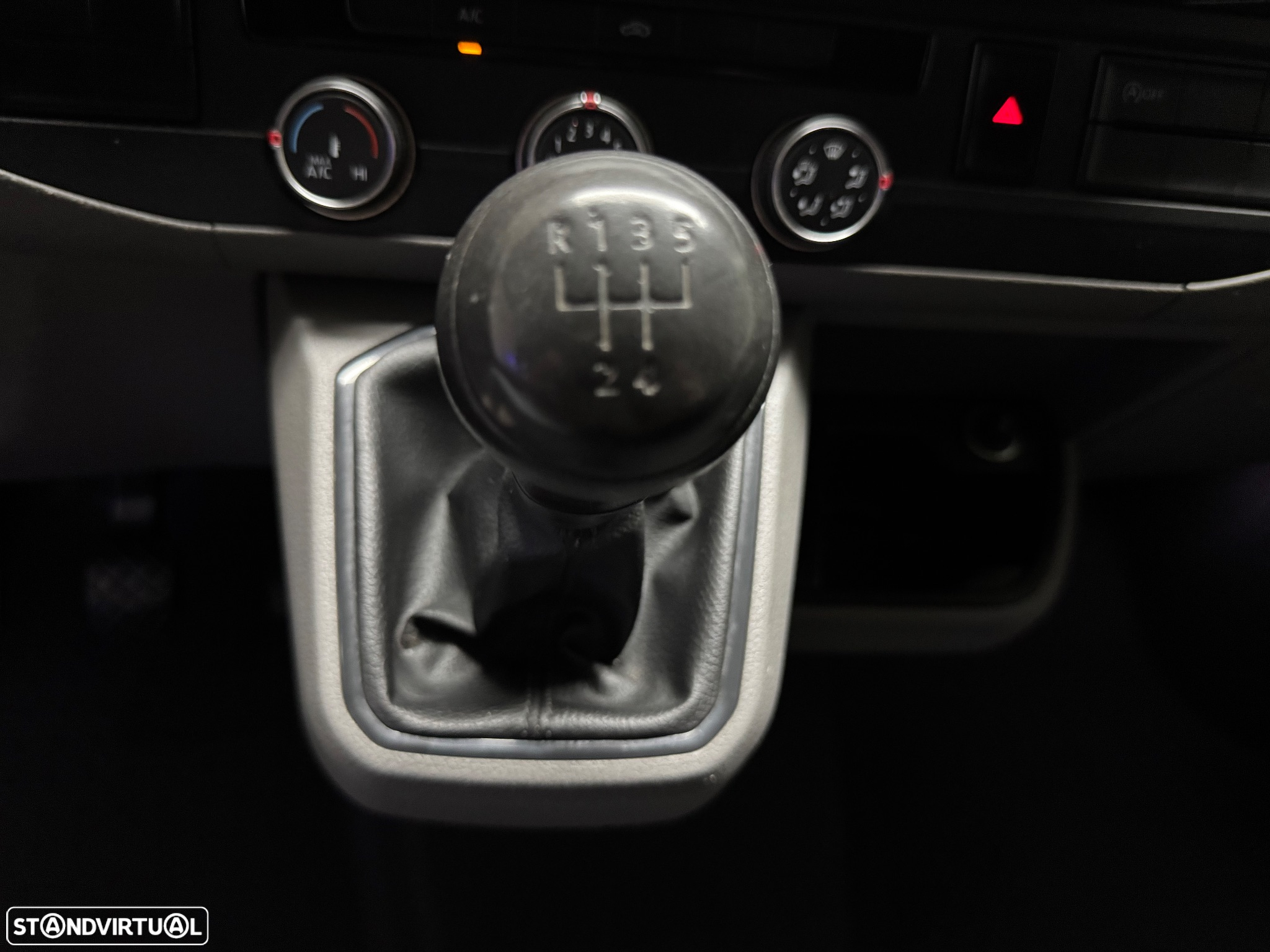 VW TRANSPORTER 2.0 TDI C/IVA BUSINESS AC OCASIÃO - 7