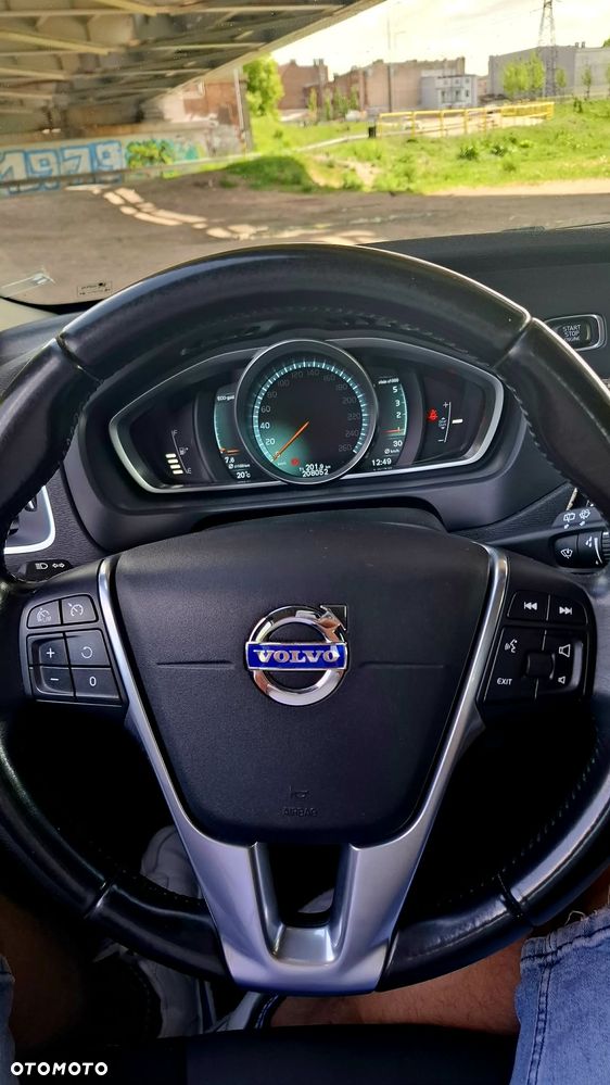 Volvo V40 D4 Kinetic - 16
