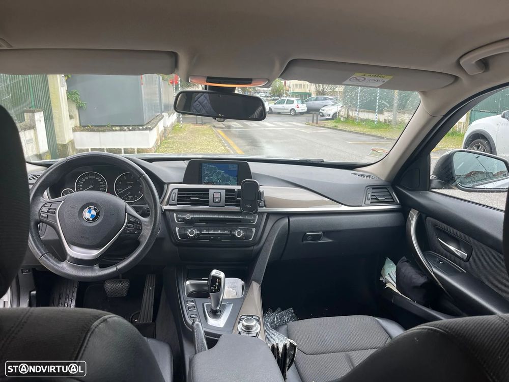 BMW 320 d Auto Line Modern - 2