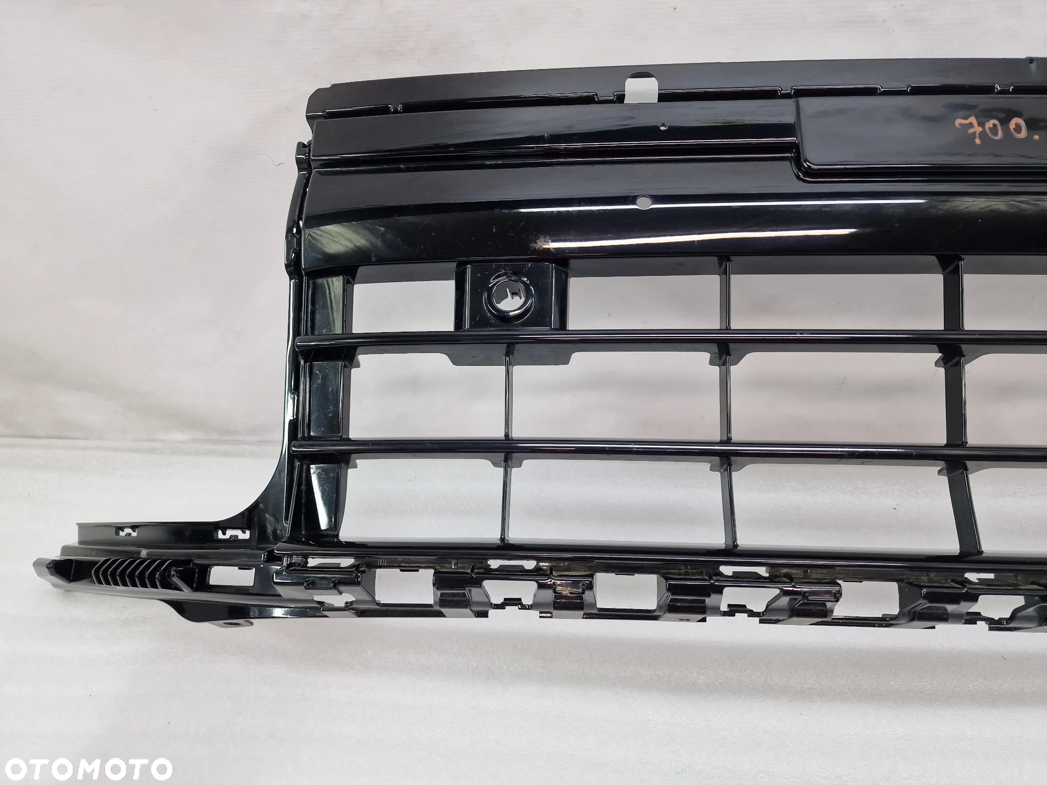 VW TAIGO R-LINE RLINE 2G7 21- KRATKA ŚRODKOWA ZDERZAKA PRZEDNIEGO PRZÓD , NR 2G7853671D / 2G7853671 D / 2G7853677C / 2G7853677 C , NR AUKCJI GL700 - 3