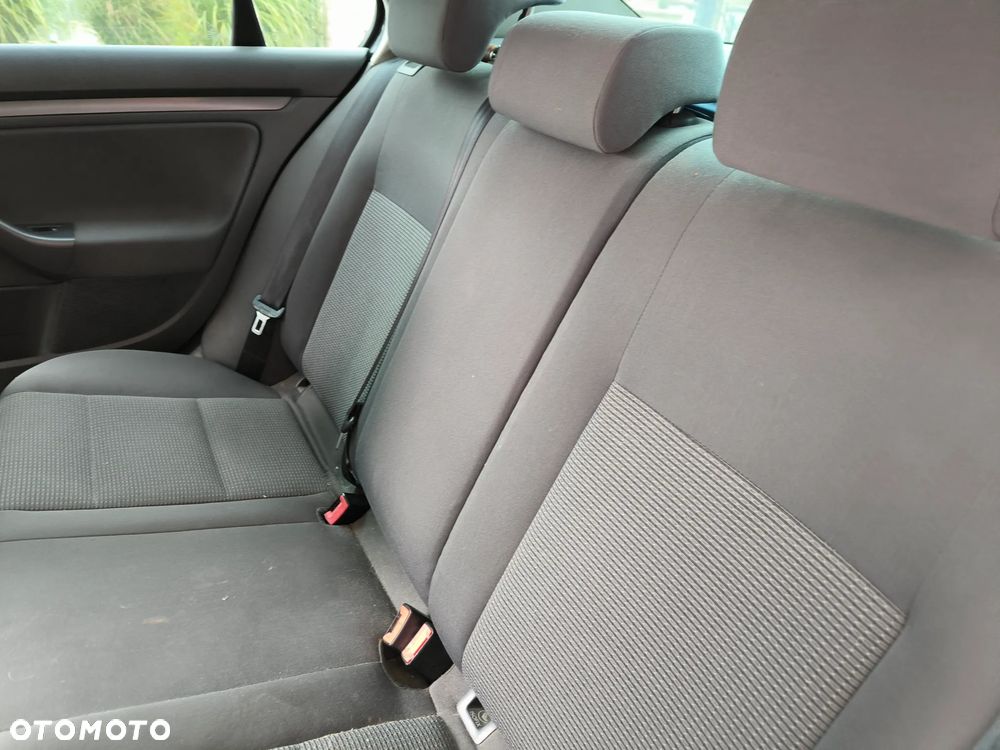 Volkswagen Jetta 1.9 TDI Comfortline - 12