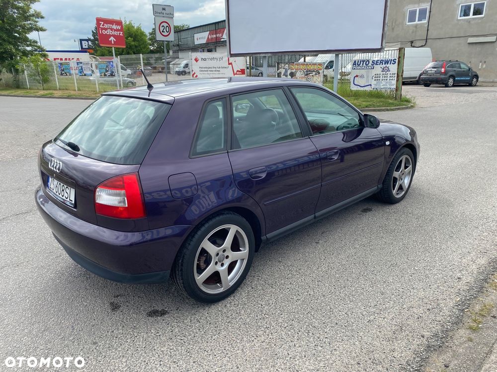 Audi A3 Sportback 1.8 Ambiente - 23