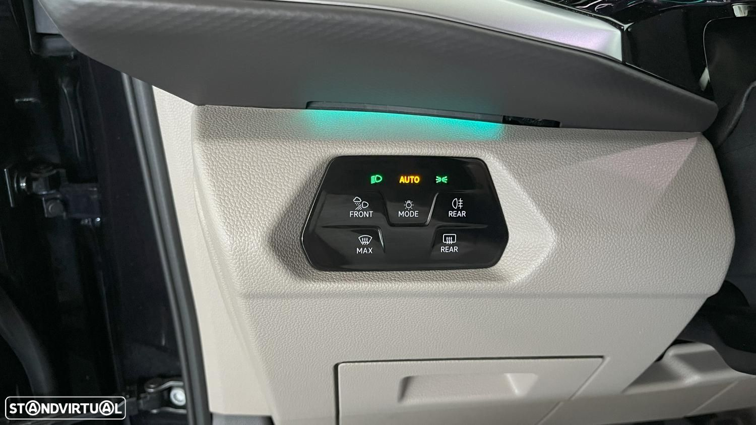VW Multivan 2.0 TDI Style Longa DSG - 27