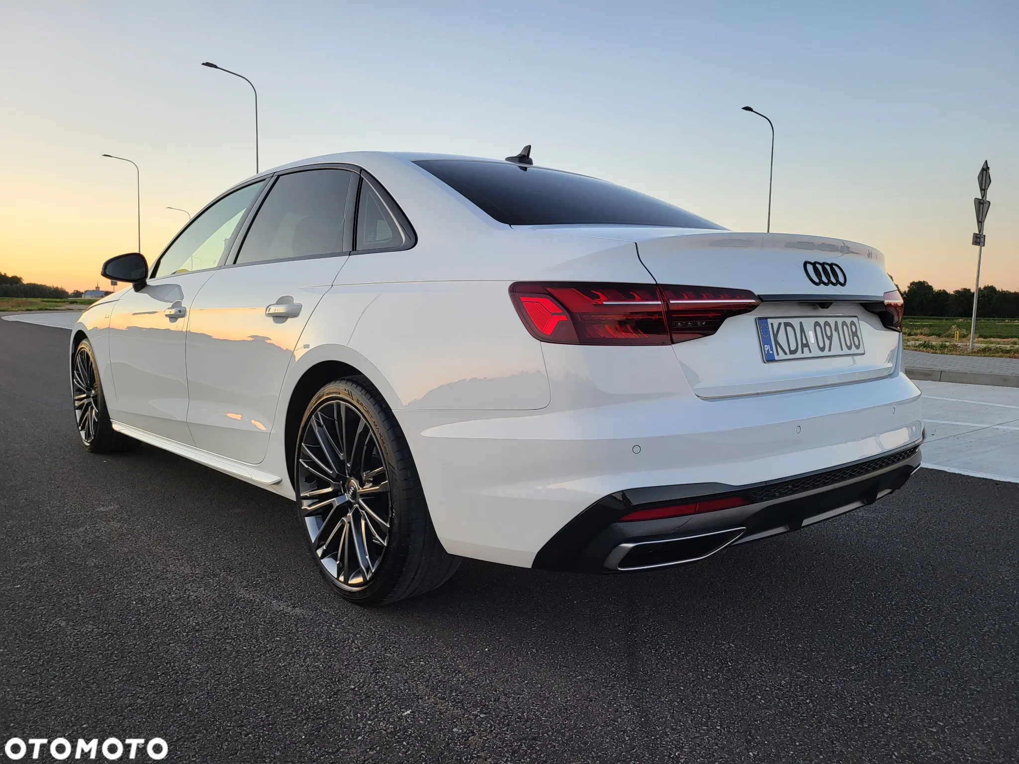 Audi A4 40 TDI S tronic S line - 12