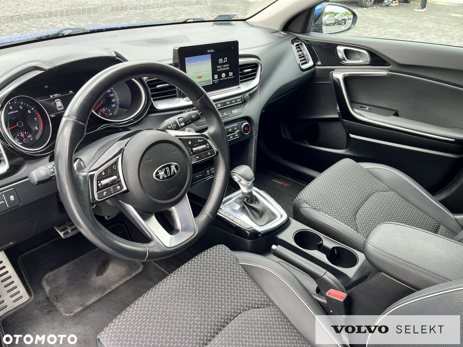 Kia Ceed - 8