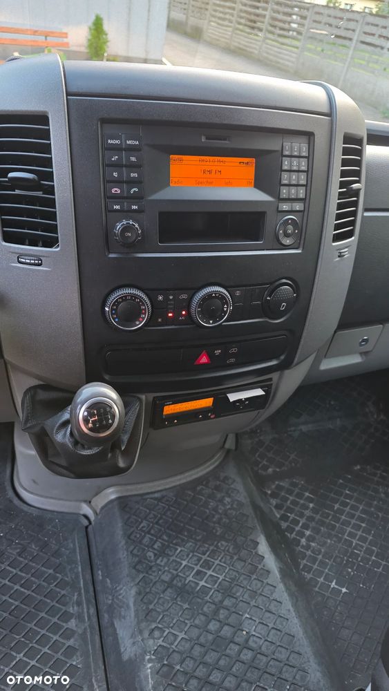 Mercedes-Benz Sprinter - 24