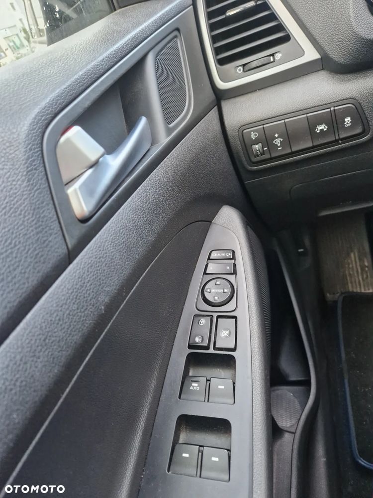 Hyundai Tucson 2.0 CRDI BlueDrive Comfort 2WD - 14