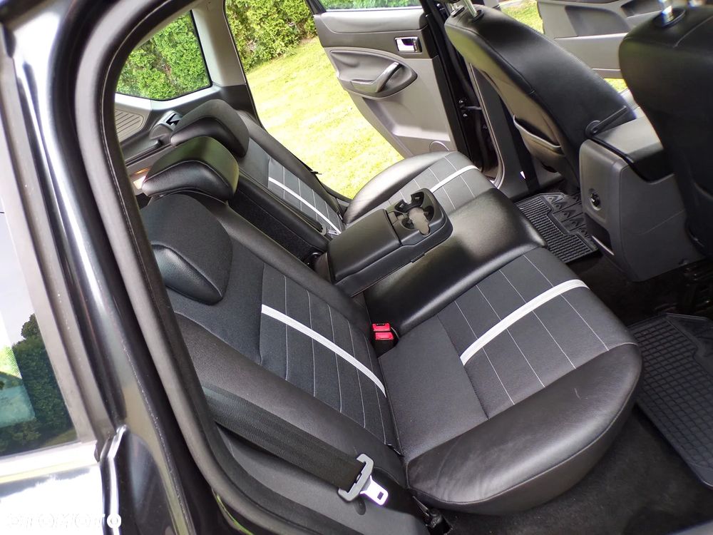 Ford Kuga 2.0 TDCi 2x4 Titanium - 23