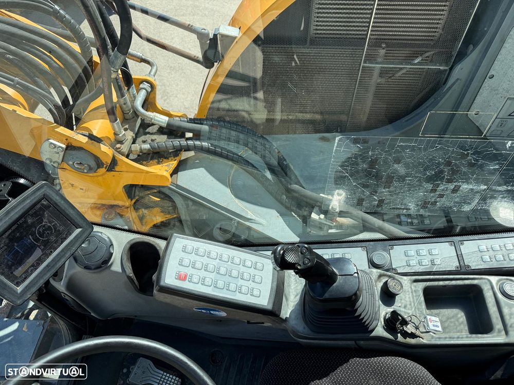 Liebherr A912 - Compact - 7