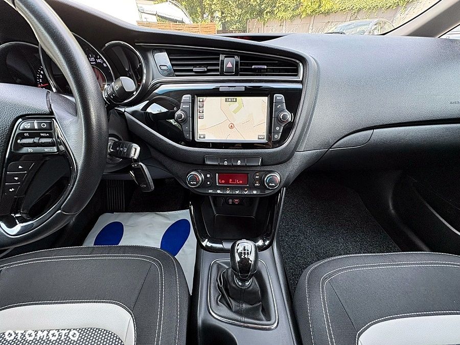 Kia Ceed 1.4 CVVT Dream-Team Edition - 24