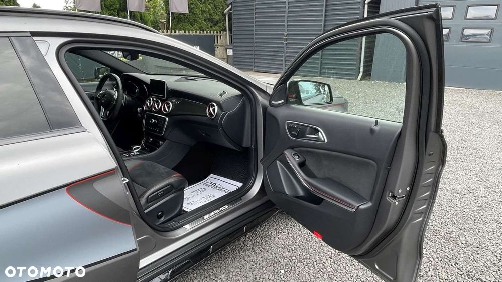 Mercedes-Benz GLA - 24