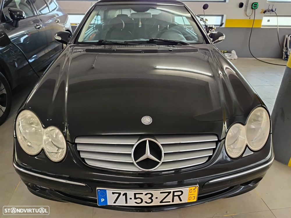 Mercedes-Benz 200 - 13